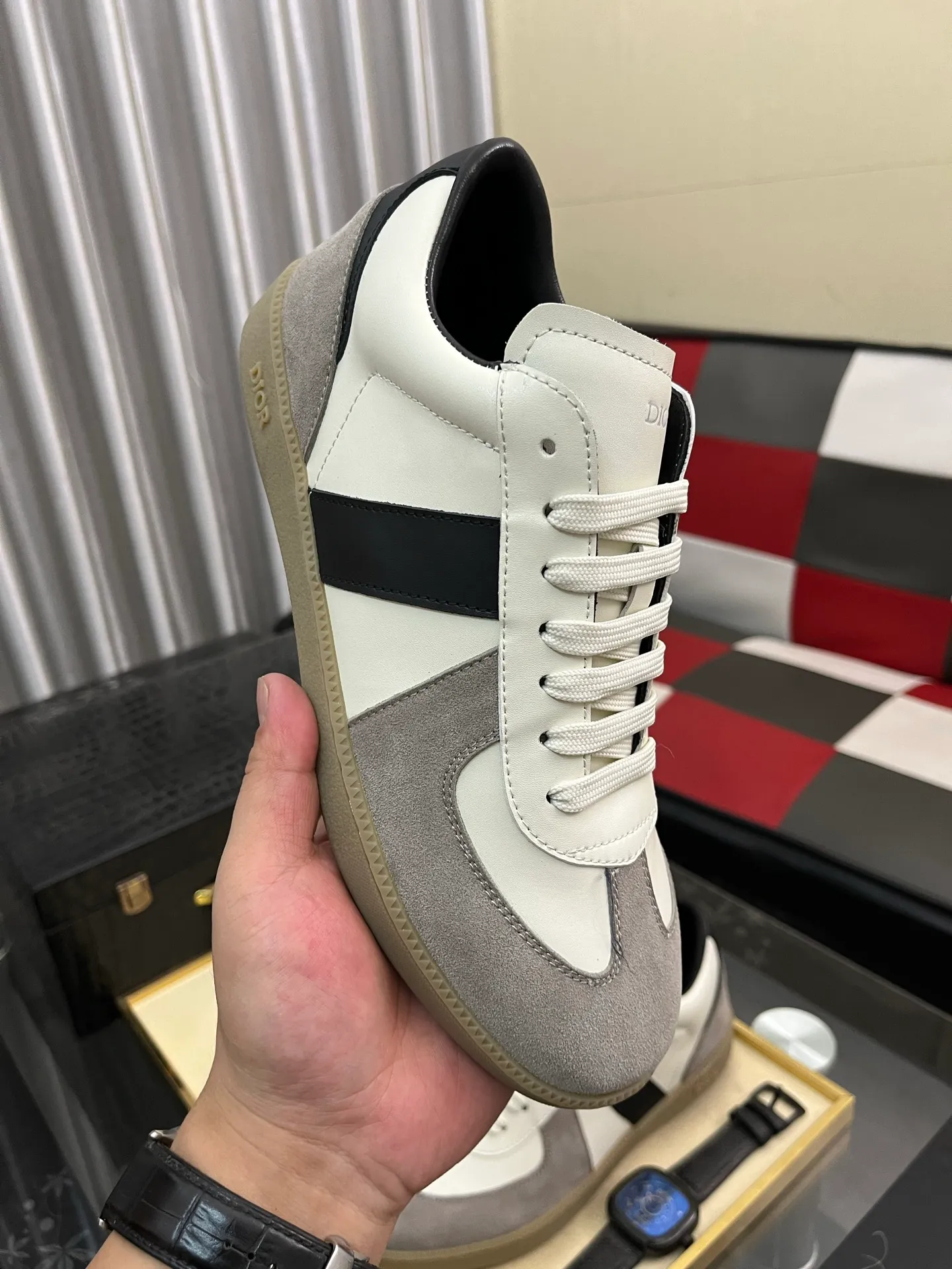 Men's shoes💰380⌚️⌚️[Dior] Dior's new men's genuine leather casual shoes, the highest version on the market, any comparison is welcome🆚! The original leather has excellent texture and is super high-end! Fetal sheep net lining imported from Italy, removable pad! Luxurious materials and fine workmanship, highly recommended! Code number: 38-44
